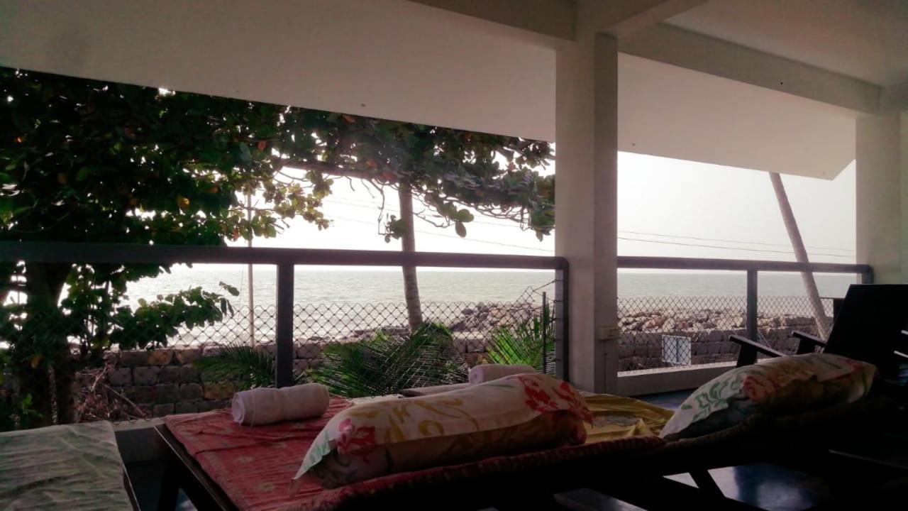 Chameleon Beach Lodge By Peace Rob Hotels Cherai Beach Esterno foto